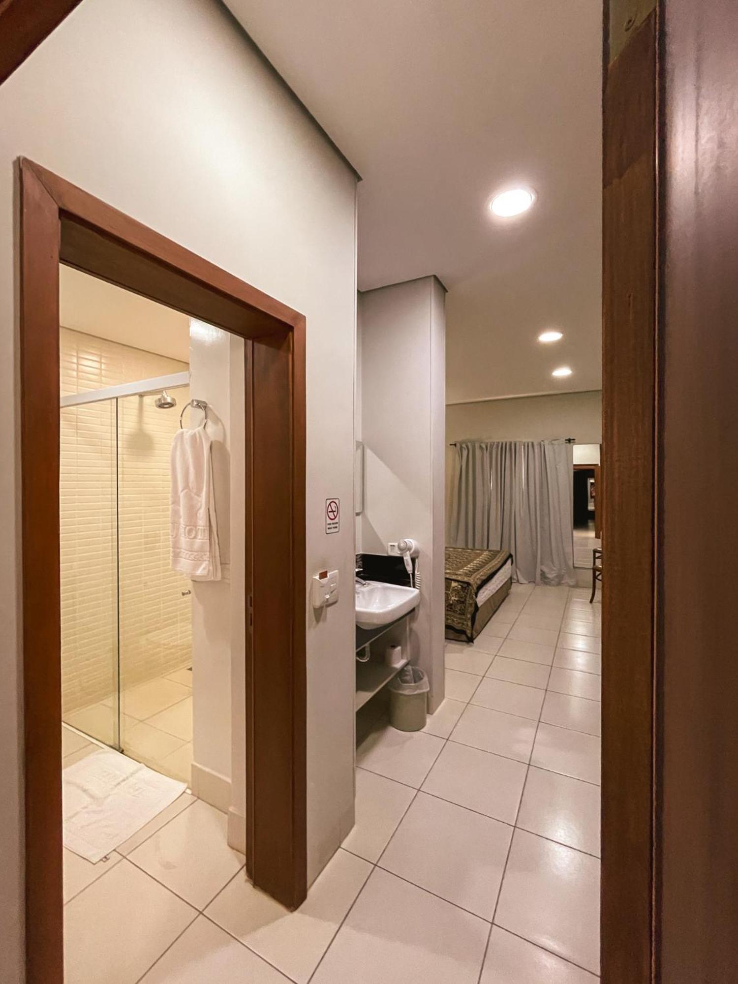 Taj Hotel Três Lagoas Zewnętrze zdjęcie
